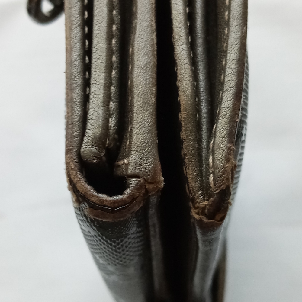 Authentic Gucci Metallic brown Signature wallet with GG charm - Picture 9 of 16